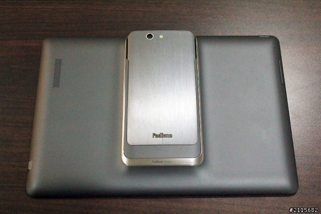 遲來的母親節禮物---Padfone infinity不專業(偷)開箱
