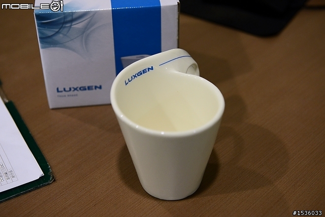 Luxgen的福利社開得並不好,但夏日健檢有送特殊造型咖啡杯。