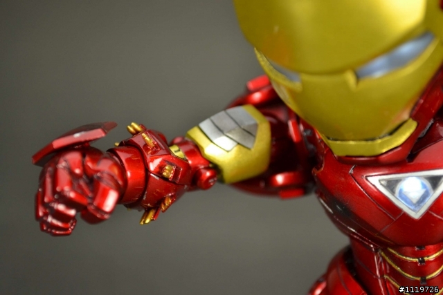 IRON MAN SD鋼鐵人 MARK 6 與 MARK 7 (圖多注意)
