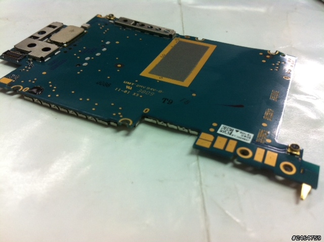 iPhone 3GS手機電池膨脹造成機身解體