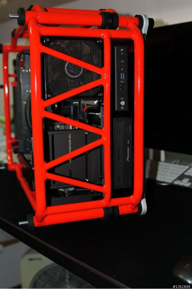開放式露骨機殼 !! IN WIN D-Frame 機箱入手 / 新增背走線照片