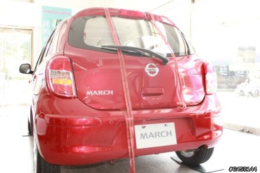 最初の賞車経験-我の小可愛MARCH 櫻桃紅