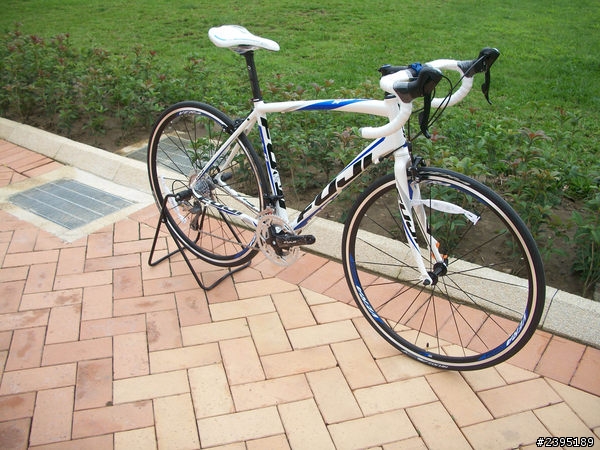 新手買公路車.GIANT DEFY 3 vs 2013 FUJI SPORTIF 1.3 vs KHS 2013 Flite 350 請各位大大推薦