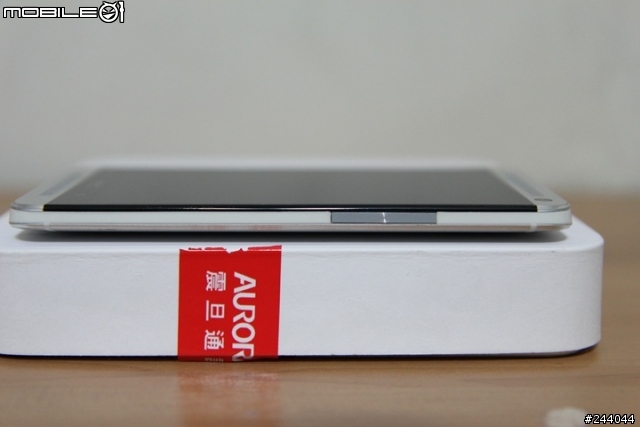 hTc one 小開箱(有全機包膜+螢保貼)
