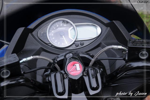 Elite300i 鋼鐵藍(消光藍)開箱
