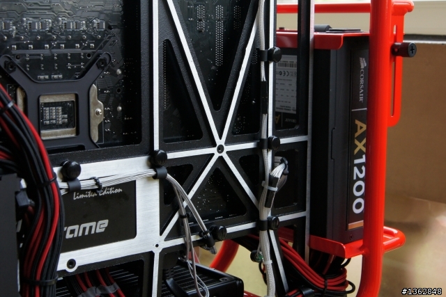 開放式露骨機殼 !! IN WIN D-Frame 機箱入手 / 新增背走線照片