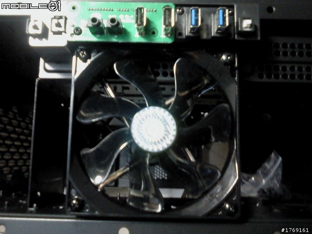 CoolerMaster N400 開箱 (圖很渣...挑戰你眼睛的極限...)