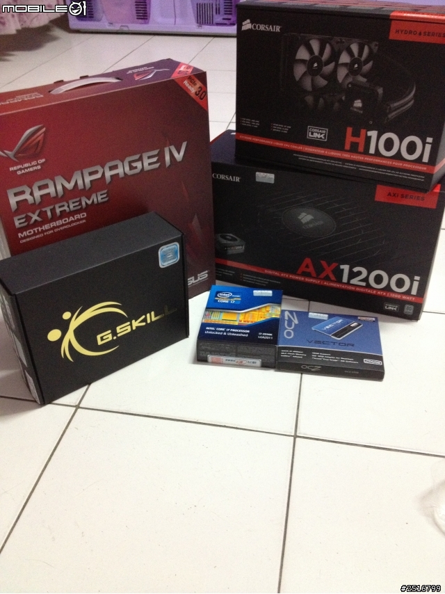 自組新機 神盾小玩具 開箱 小朋友大量出走 cooler master cosmos II 配件有點...