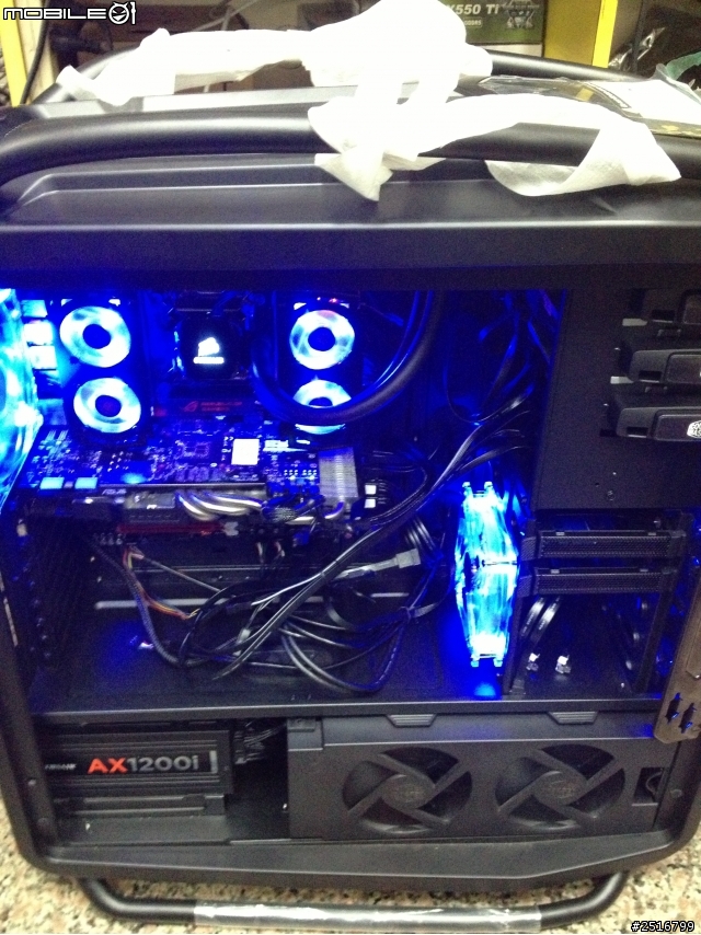 自組新機 神盾小玩具 開箱 小朋友大量出走 cooler master cosmos II 配件有點...
