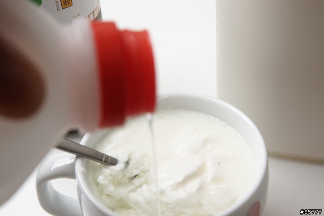 自製DIY克菲爾(Kefir)優酪乳、優格(低溫菌):正常法+懶人快速法