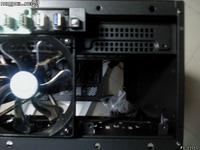 CoolerMaster N400 開箱 (圖很渣...挑戰你眼睛的極限...)