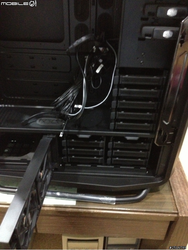 自組新機 神盾小玩具 開箱 小朋友大量出走 cooler master cosmos II 配件有點...