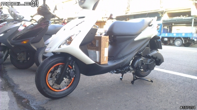 V125SS 白色 開箱