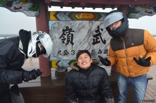 說走就走的武嶺 兩天一夜走到哪雷到哪!!!(圖多喔)