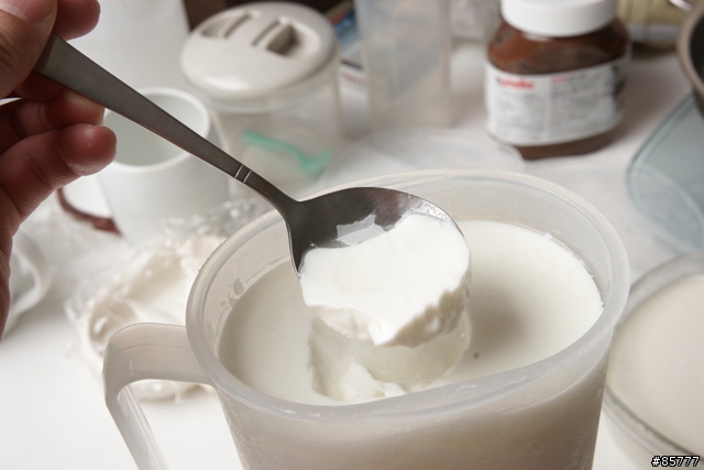 自製DIY克菲爾(Kefir)優酪乳、優格(低溫菌):正常法+懶人快速法