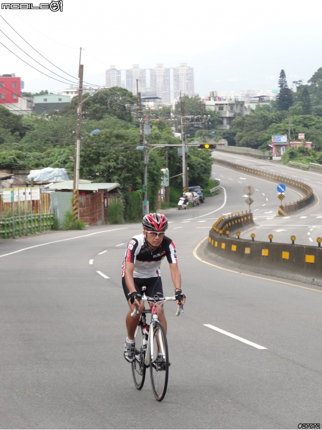 2013北濱100K 拍照分享 登輝大道轉接淡金公路三段7-11後方500公尺