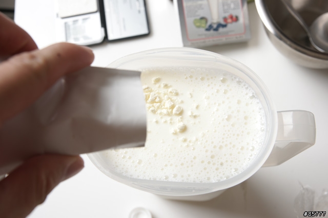 自製DIY克菲爾(Kefir)優酪乳、優格(低溫菌):正常法+懶人快速法
