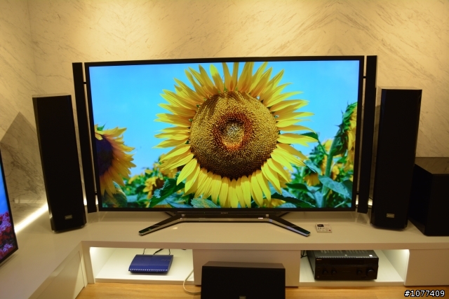 SONY42W800A跟40HX750最後比較 這周末將決定購入的機種 (附上西門町SONY直營店內部照片)