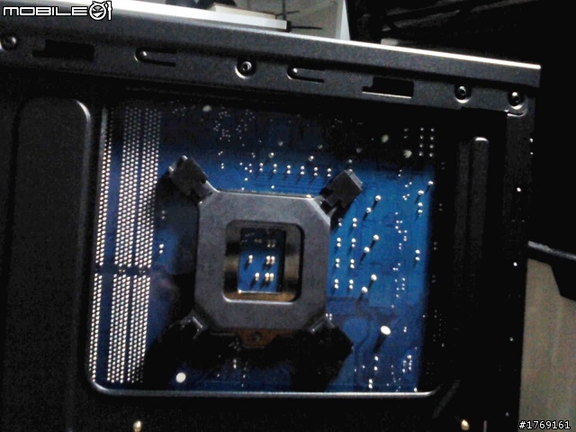 CoolerMaster N400 開箱 (圖很渣...挑戰你眼睛的極限...)