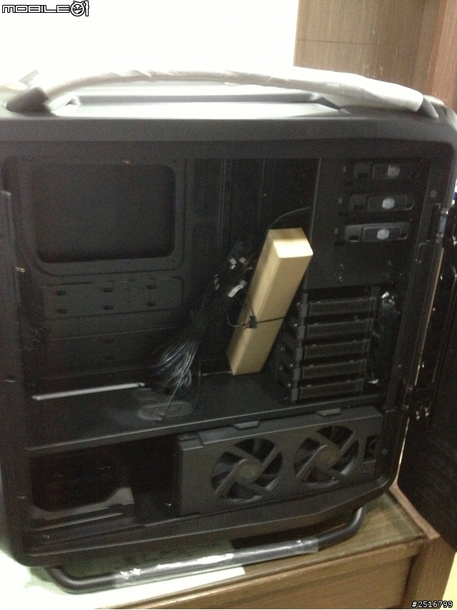 自組新機 神盾小玩具 開箱 小朋友大量出走 cooler master cosmos II 配件有點...