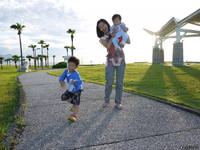 2013.06.16~17葛葛&莓莓的第一次露營-石梯坪(3Y10M & 1Y1M)