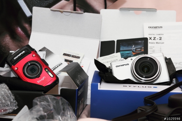 在眾多的DC中,我選擇了Olympus TG-2...... & XZ-2!