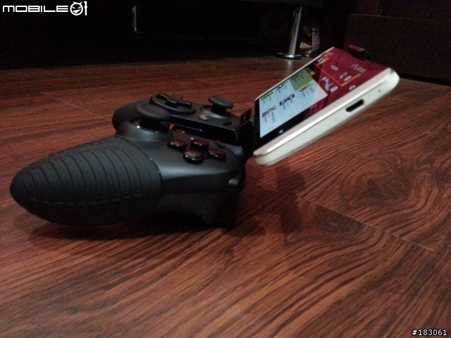 HTC NEW ONE & MOGA PRO 讓手機變掌機