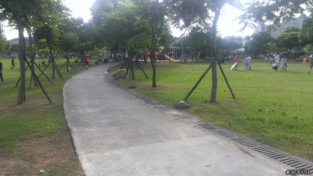 桃園市陽明公園 水溝蓋隱藏危機 為人父母要小心