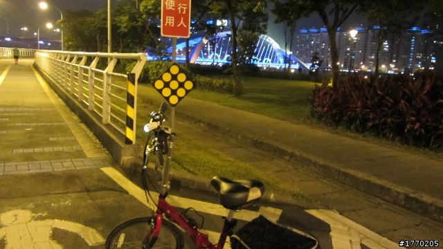 新店溪自行車道~夜訪新店陽光橋、碧潭風景區