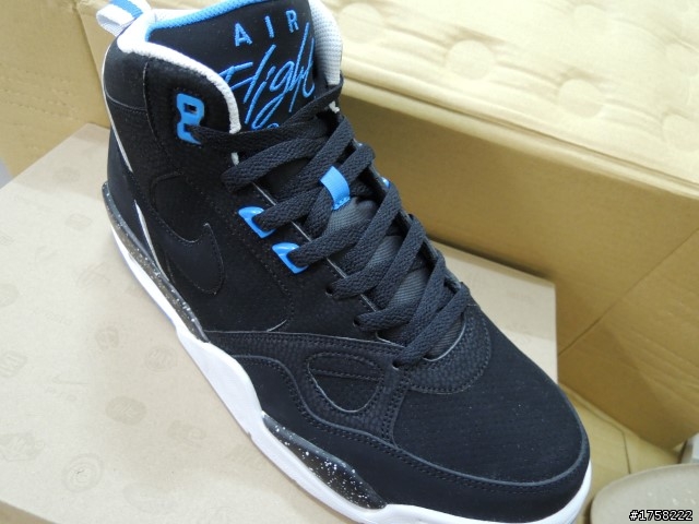 【開箱】新男孩球鞋夢 Nike Flight 13 Mid 不專業分享