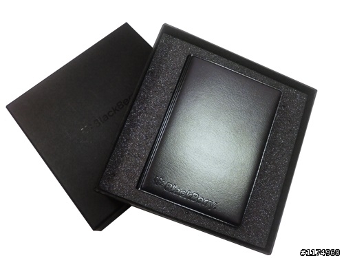全新BlackBerry Z10讓時尚商務變得更「莓」好,換頭像抽Z10