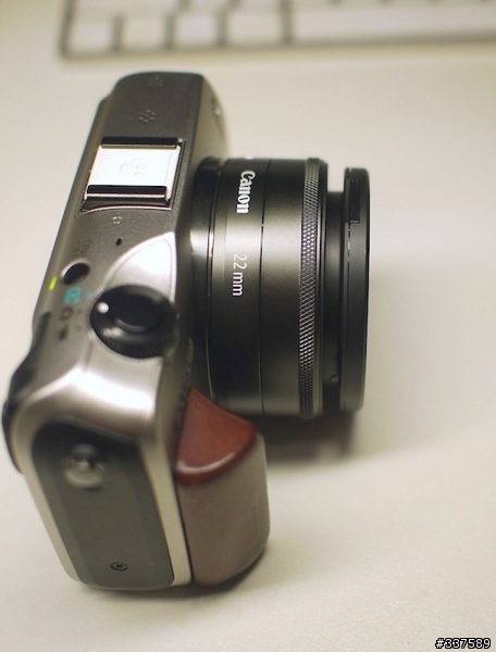 關於 EF-M 22mm f2 STM 的自動蓋...
