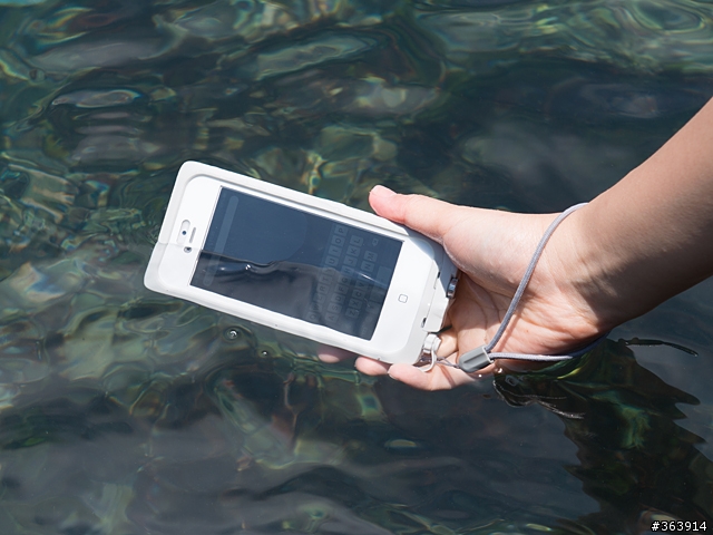 iPhone 5 也玩水! OtterBox 與The JoyFactory三防保護殼戶外實測
