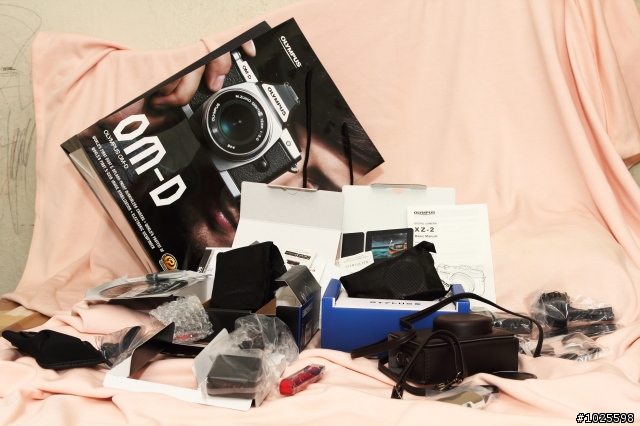 在眾多的DC中,我選擇了Olympus TG-2...... & XZ-2!