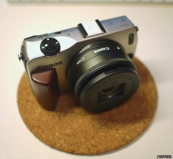 關於 EF-M 22mm f2 STM 的自動蓋...