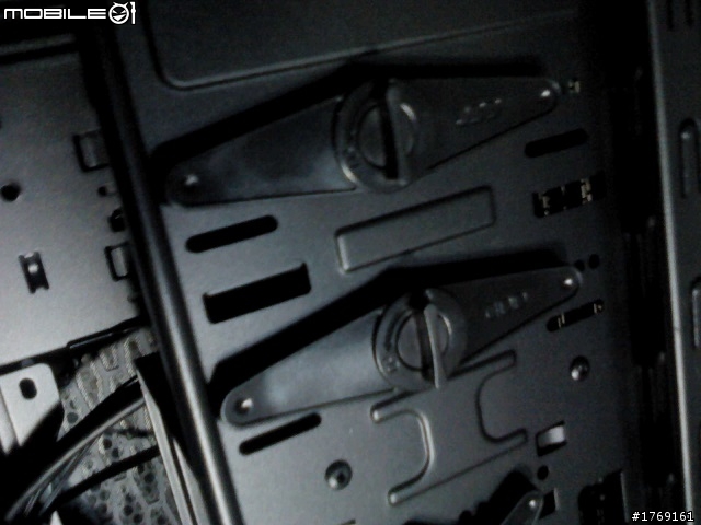 CoolerMaster N400 開箱 (圖很渣...挑戰你眼睛的極限...)