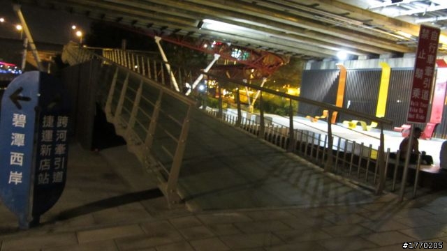 新店溪自行車道~夜訪新店陽光橋、碧潭風景區