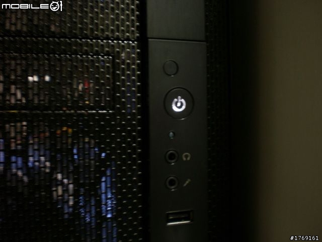 CoolerMaster N400 開箱 (圖很渣...挑戰你眼睛的極限...)