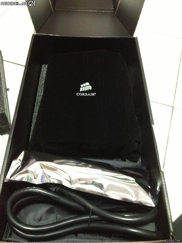 自組新機 神盾小玩具 開箱 小朋友大量出走 cooler master cosmos II 配件有點...