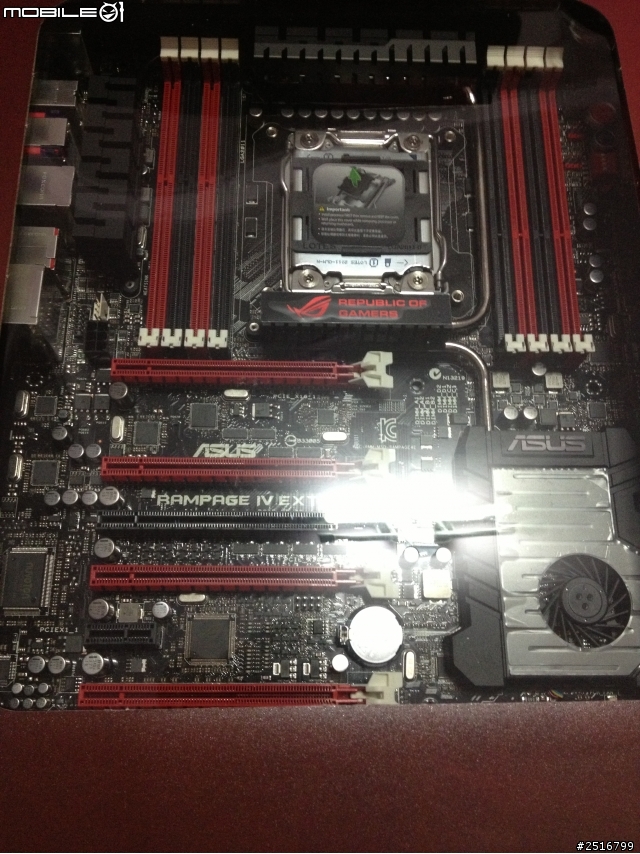 自組新機 神盾小玩具 開箱 小朋友大量出走 cooler master cosmos II 配件有點...