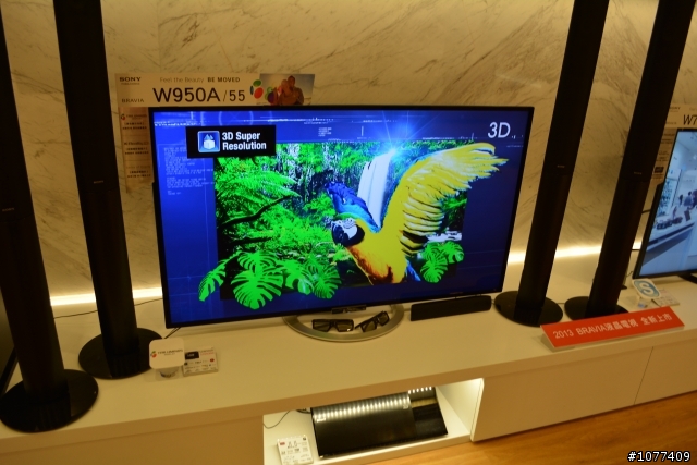 SONY42W800A跟40HX750最後比較 這周末將決定購入的機種 (附上西門町SONY直營店內部照片)