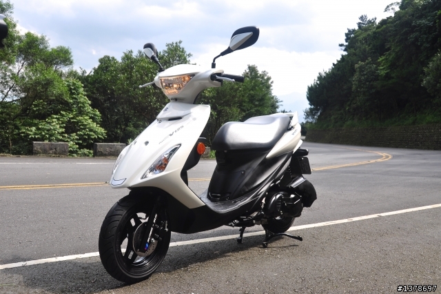 男人都愛日本~~~車!Address V125SS開箱! 白色超讚!