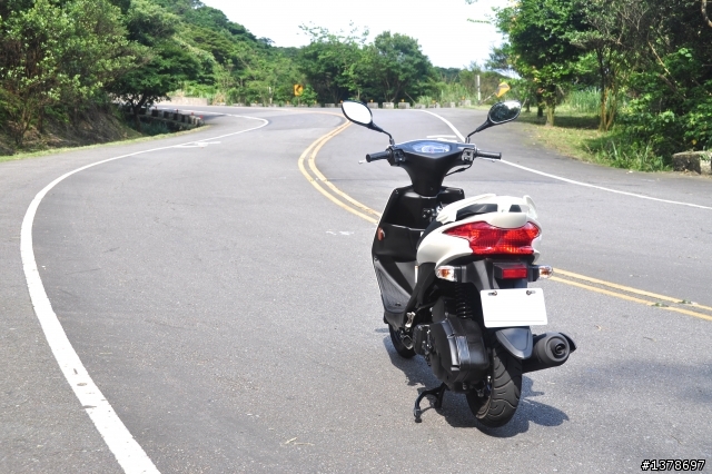 男人都愛日本~~~車!Address V125SS開箱! 白色超讚!