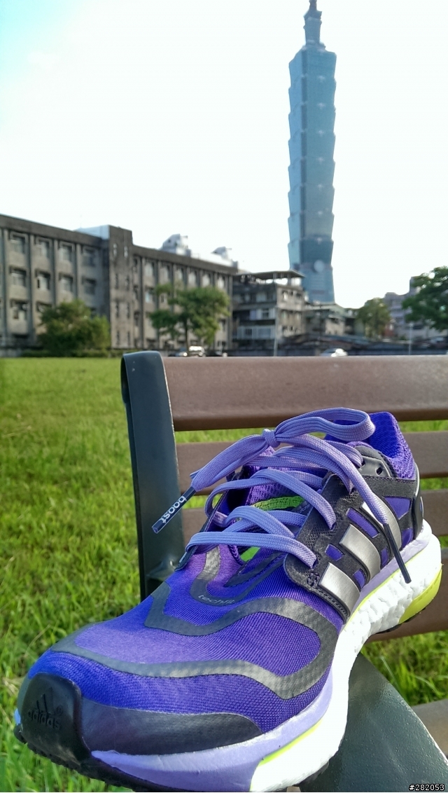 Adidas Energy Boost 鞋測 +新增鞋底比較照p2 + 運動衣著分享!