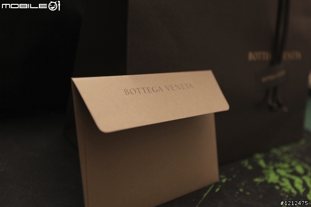 BOTTEGA VENETA精細工藝及享受尊貴服務,,入手第一款短夾