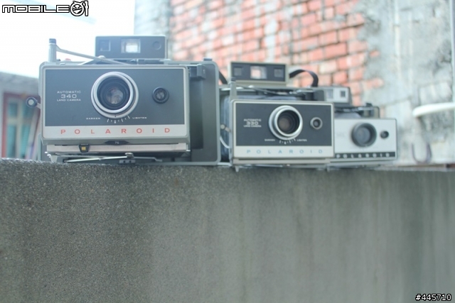 POLAROID AUTOMATIC LAND CAMERA
