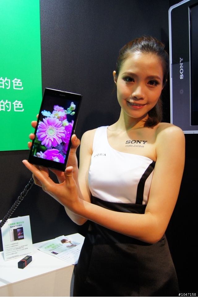 手機除了撈金魚 也可以擋雨了 XPERIA Z Ultra 體驗會心得