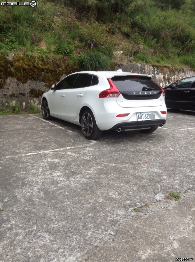 說好的開箱呢 Volvo V40