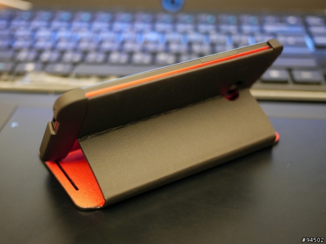 HTC New one 紅妞 + 原廠硬殼側翻保護殼分享~