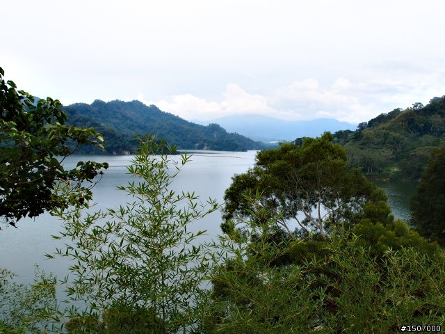 環湖單飛---苗栗鯉魚潭